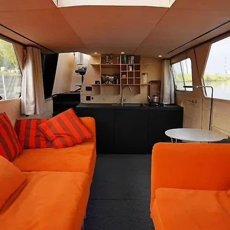 River Yacht Age Of Aquarius * Poznan