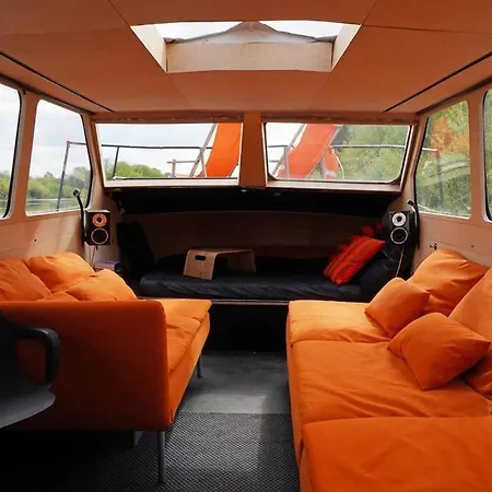 River Yacht Age Of Aquarius Готель
